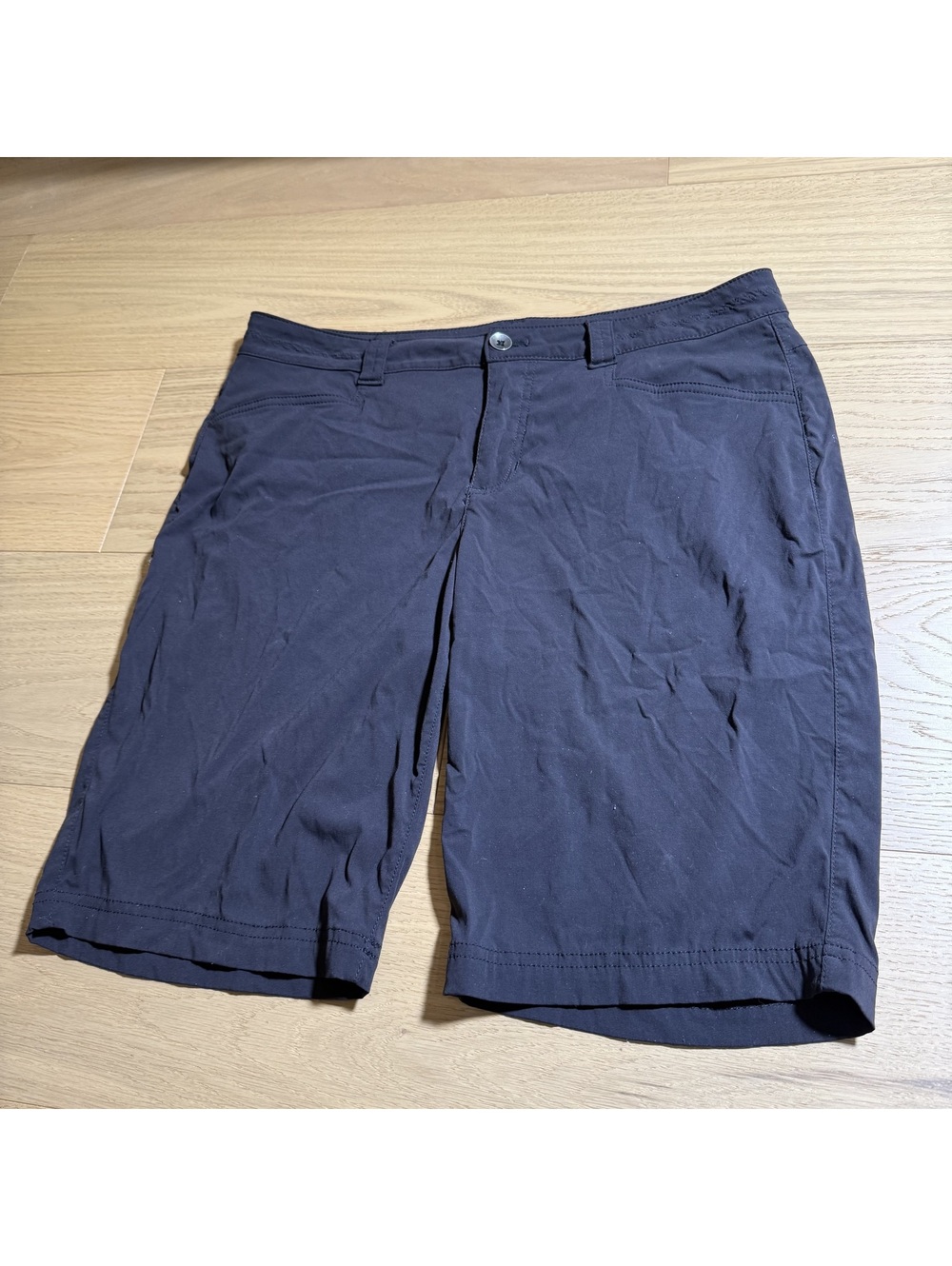 Eddie Bauer Women's Black Shorts – Size 12